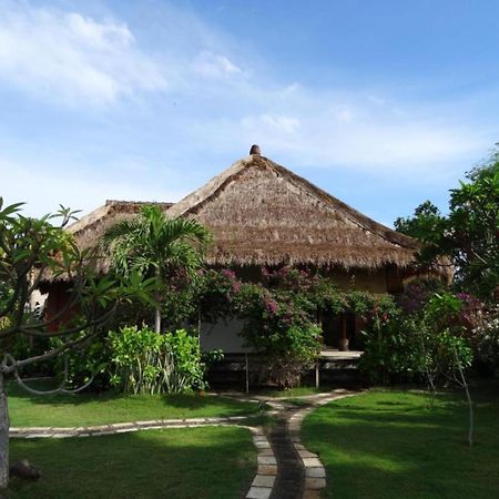 Sunia Loka Bungalows & Dive Center Pemuteran  Exterior photo
