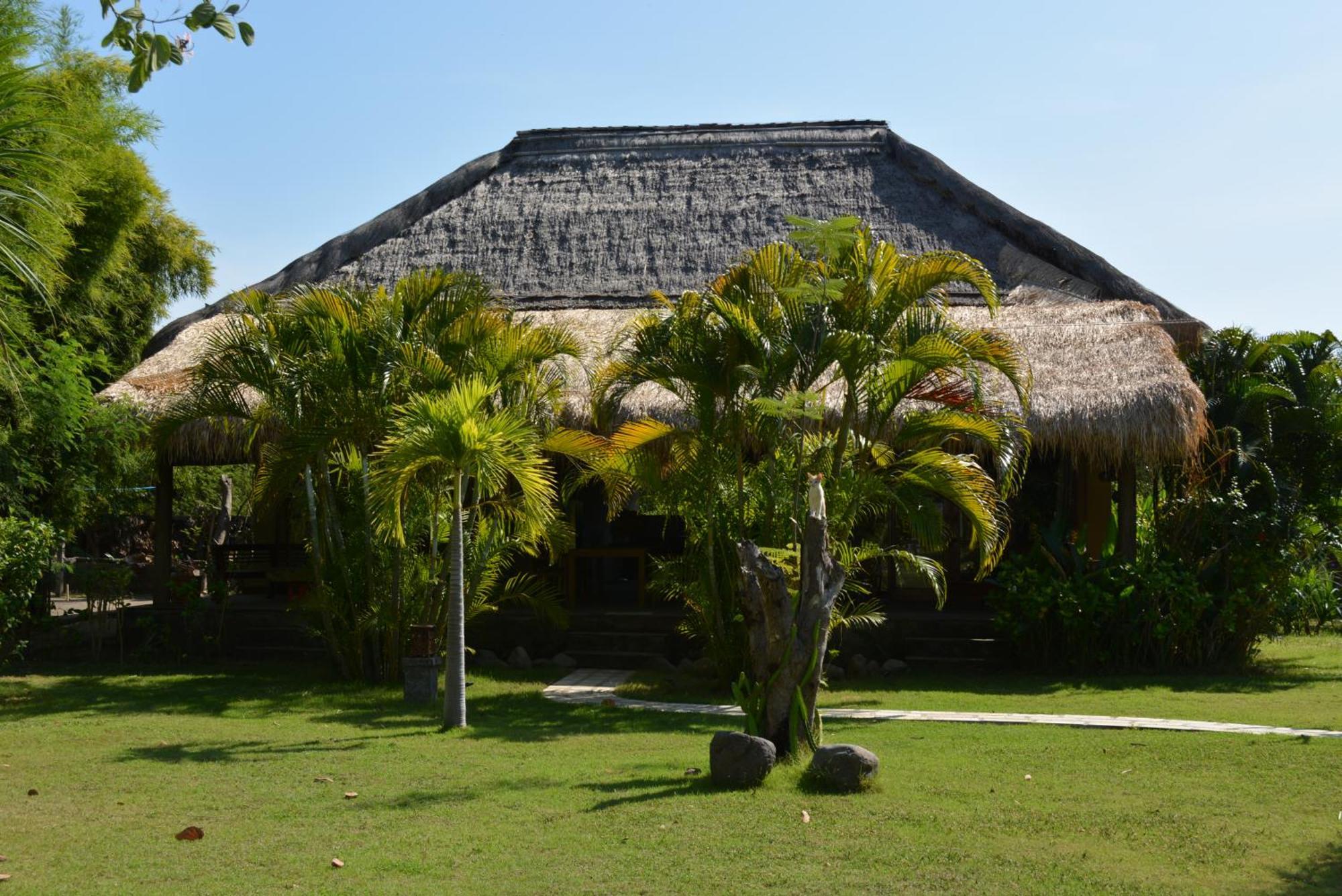 Sunia Loka Bungalows & Dive Center Pemuteran  Exterior photo